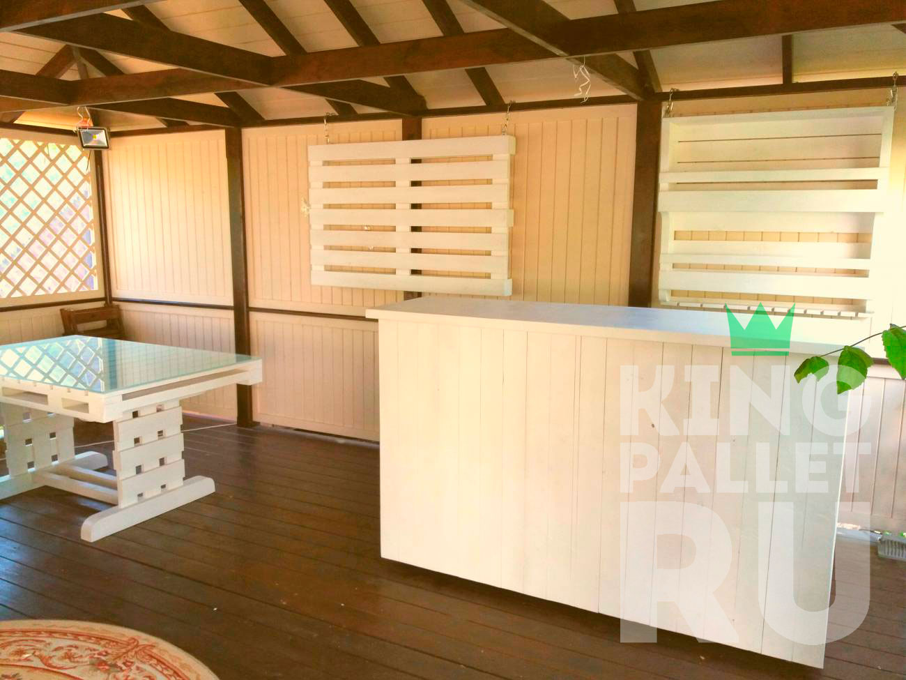 Мебель для летней веранды из поддонов от мастерской KingPallet